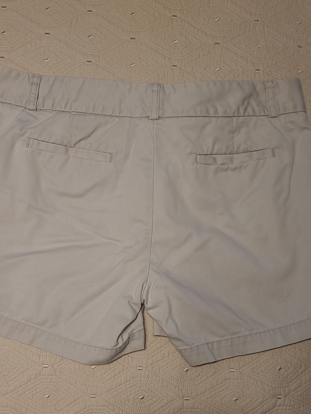 J. Crew Women’s Low Fit Light Khaki Shorts - Picture 3 of 4